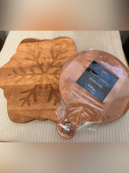 Other - Seasonal Wooden Snowflake Serving Board - Natural Brown
